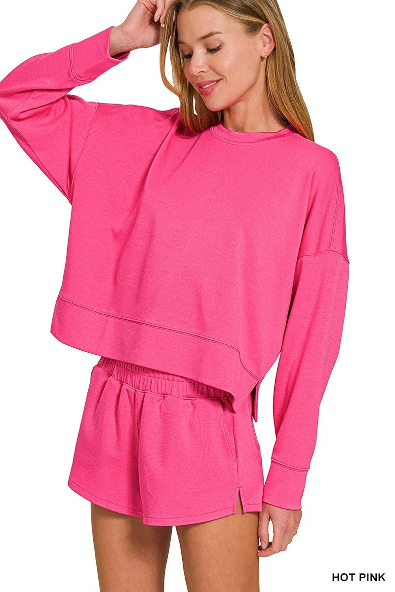 Matching scuba shorts with elastic waistband and relaxed fit