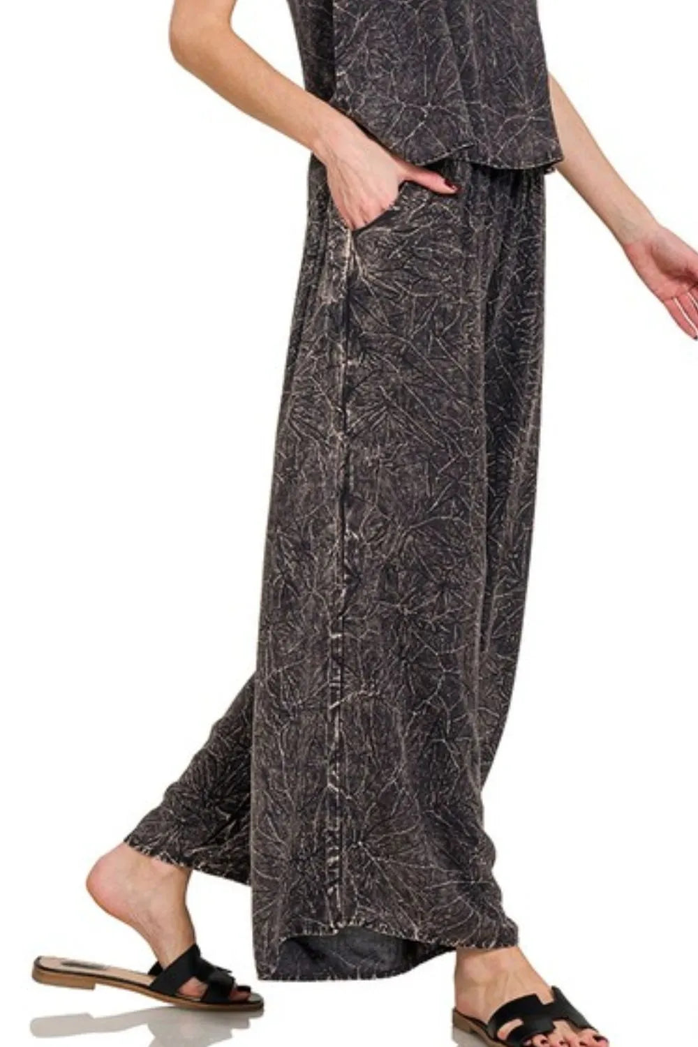 Two-piece set featuring charcoal print cami and flowing pants