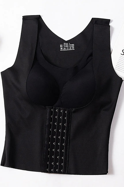 Scoop neck tank with removable padding detail