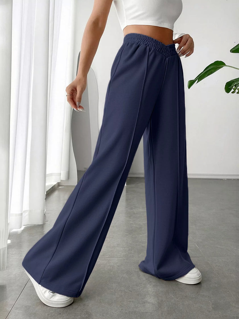 High waist pants in wide leg silhouette