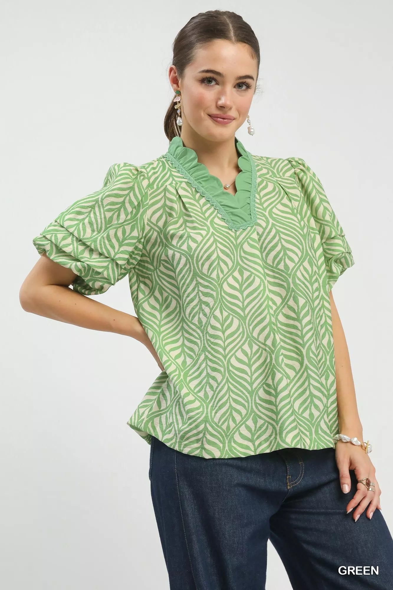 Viscose blouse featuring green leaf print and puff sleeves